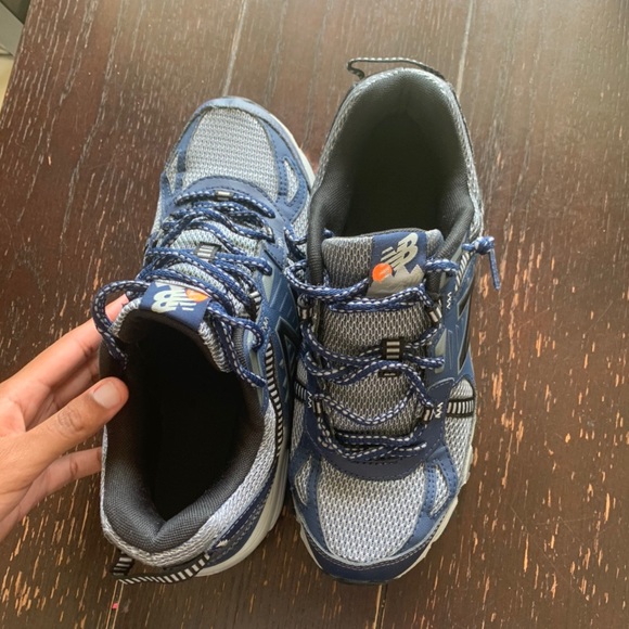 New Balance 410v4 - Picture 3 of 4